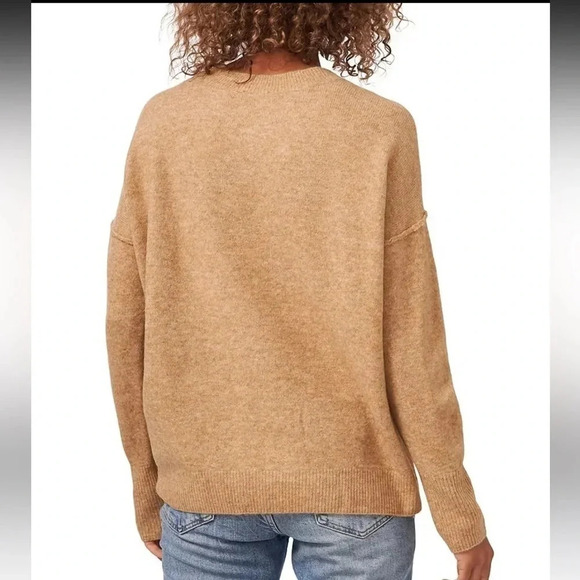 Vince Camuto Lightweight Extended Shoulder Center Seamed Sweater - Picture 3 of 3